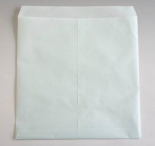 クリーンルーム用の封筒は、無塵紙やクリーンペーパーでできた紙粉が出ない低発塵の紙袋です。