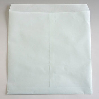 クリーンルーム用の封筒や紙袋は、クリーンペーパーや無塵紙でできた封筒なので、紙粉や粉塵が出ません。